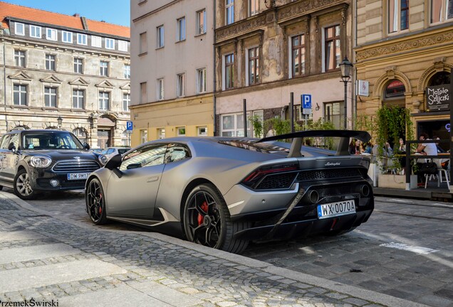 Lamborghini Huracán LP640-4 Performante