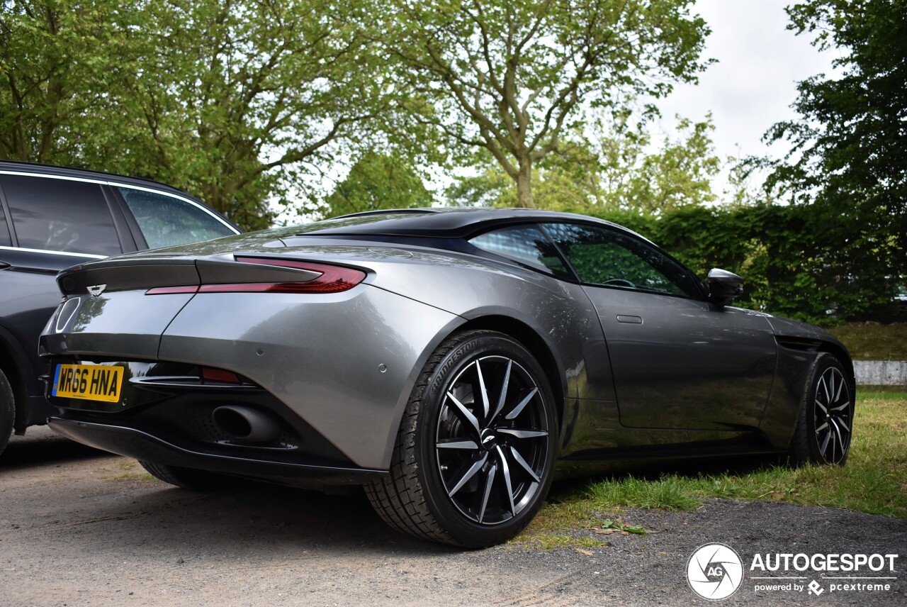 Aston Martin DB11