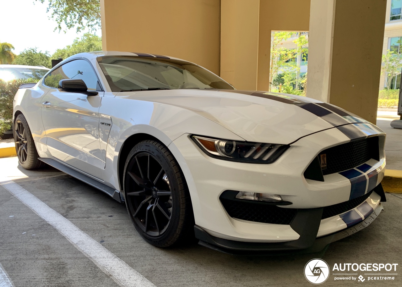 Ford Mustang Shelby GT350 2015