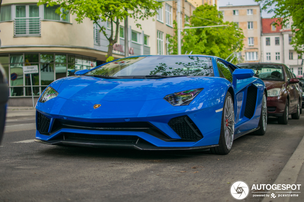 Lamborghini Aventador S LP740-4