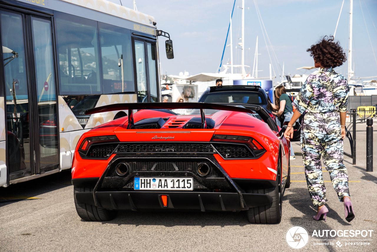 Lamborghini Huracán LP640-4 Performante Spyder