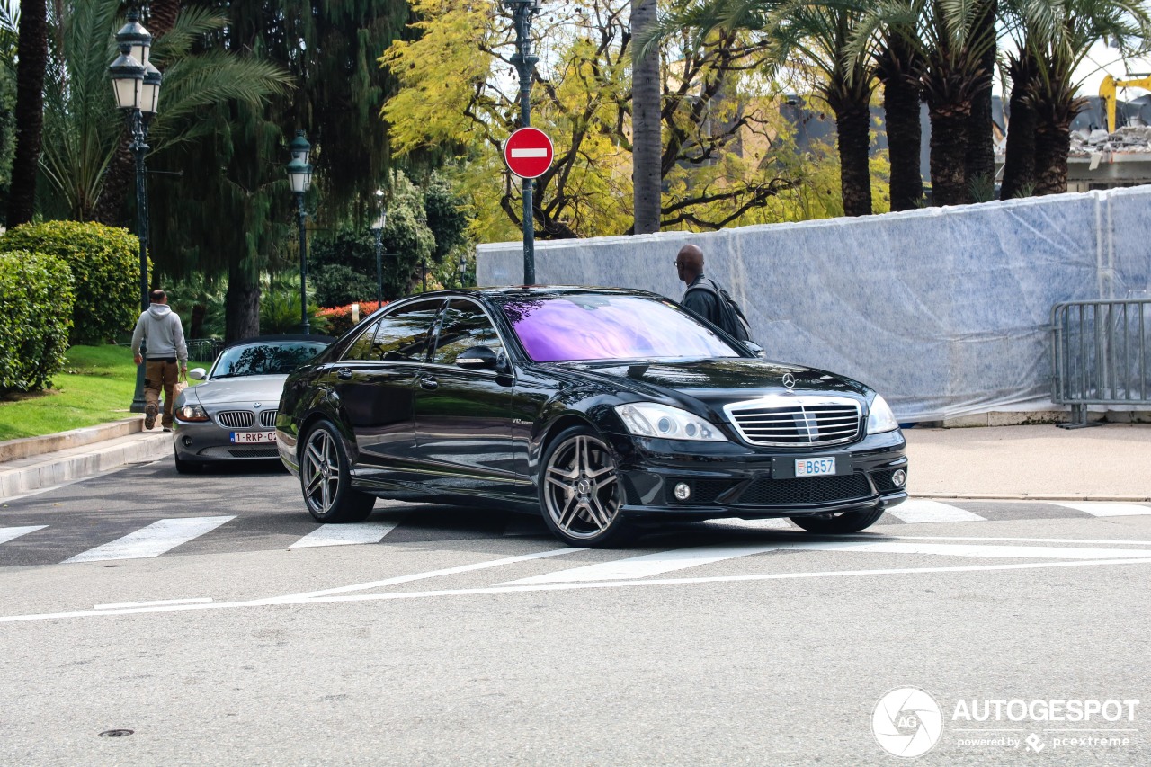 Mercedes-Benz S 65 AMG V221