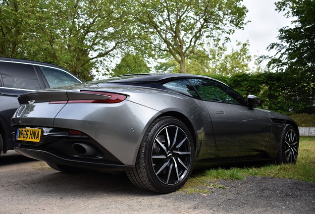 Aston Martin DB11