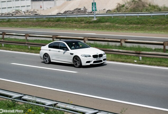 BMW M5 F10 2011