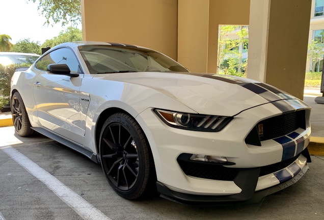 Ford Mustang Shelby GT350 2015