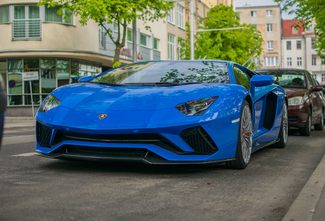 Lamborghini Aventador S LP740-4