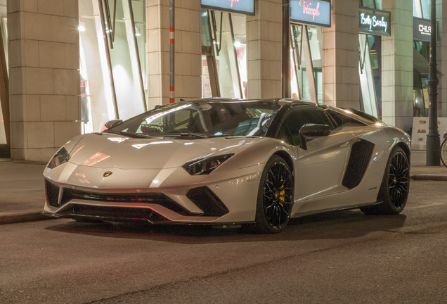 Lamborghini Aventador S LP740-4 Roadster