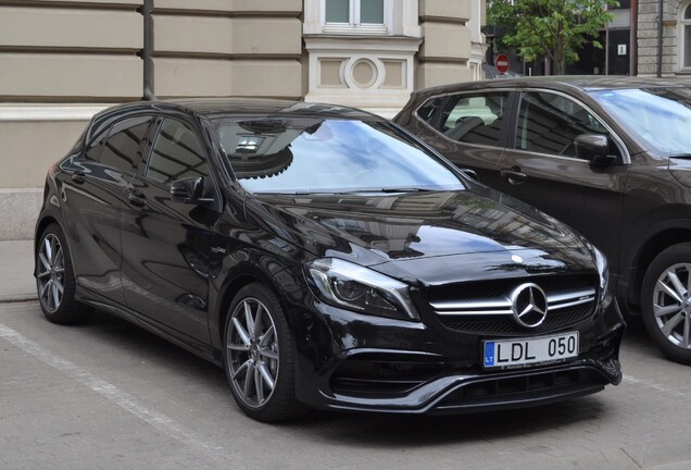 Mercedes-AMG A 45 W176 2015