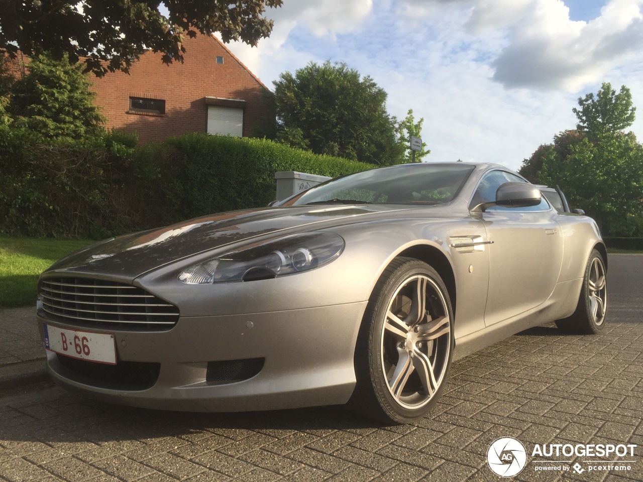 Aston Martin DB9