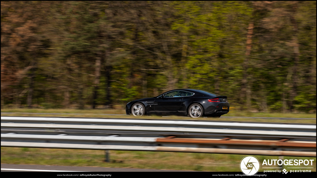 Aston Martin V8 Vantage