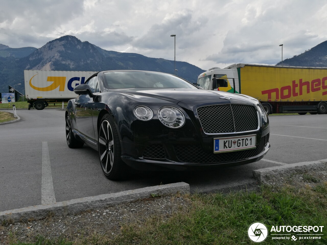 Bentley Continental GTC 2012