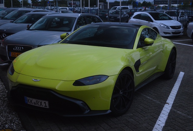 Aston Martin V8 Vantage 2018