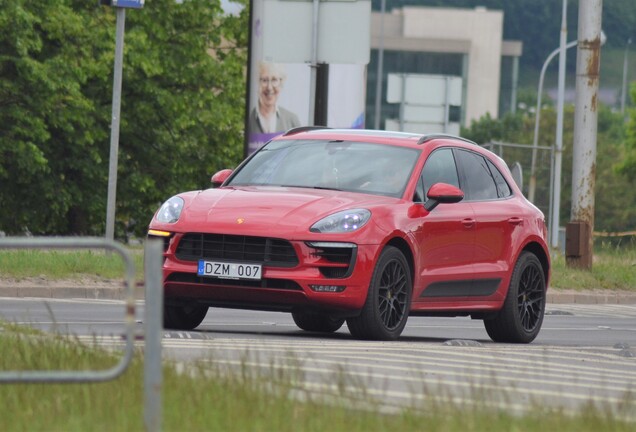 Porsche 95B Macan GTS