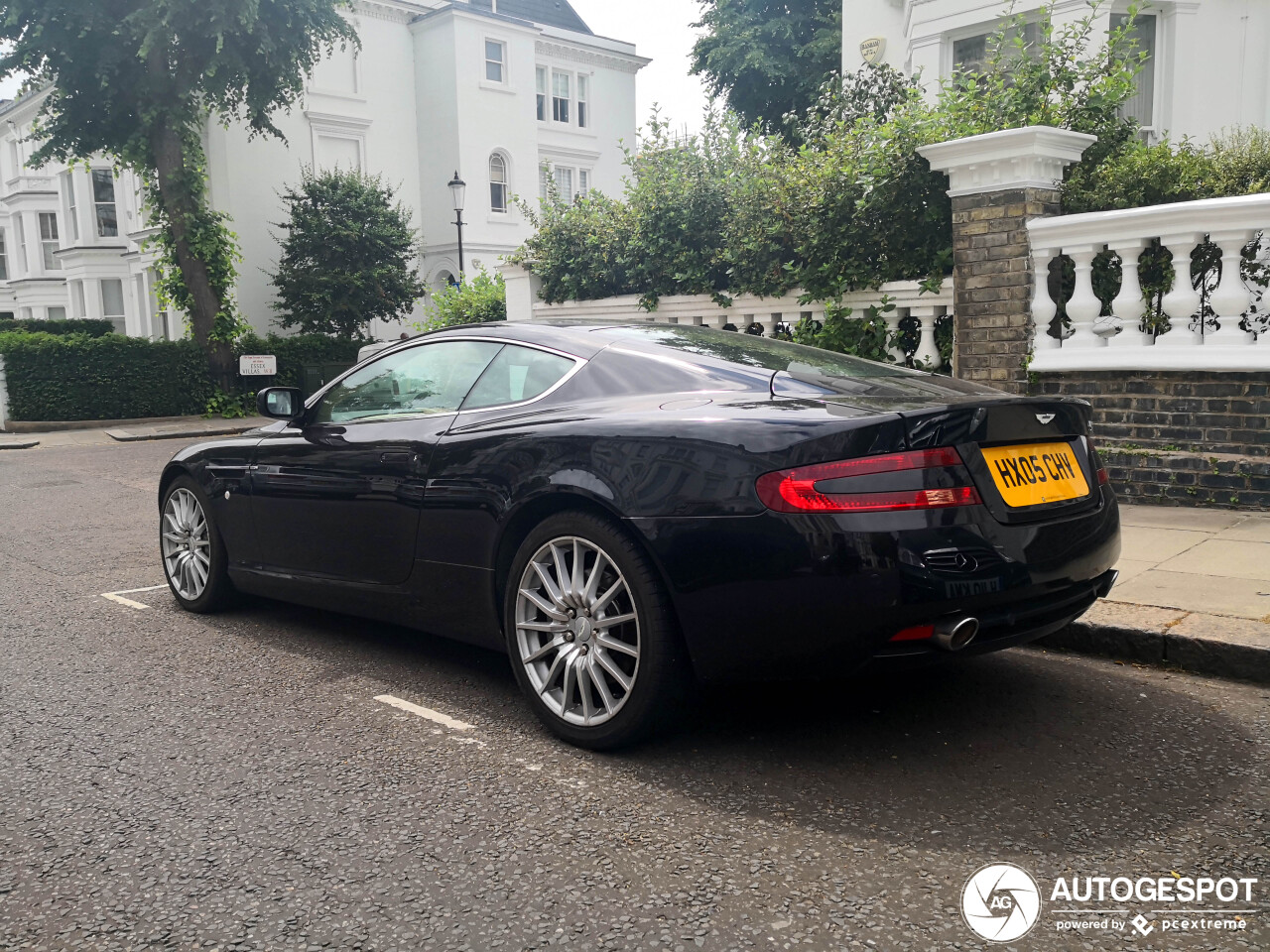 Aston Martin DB9