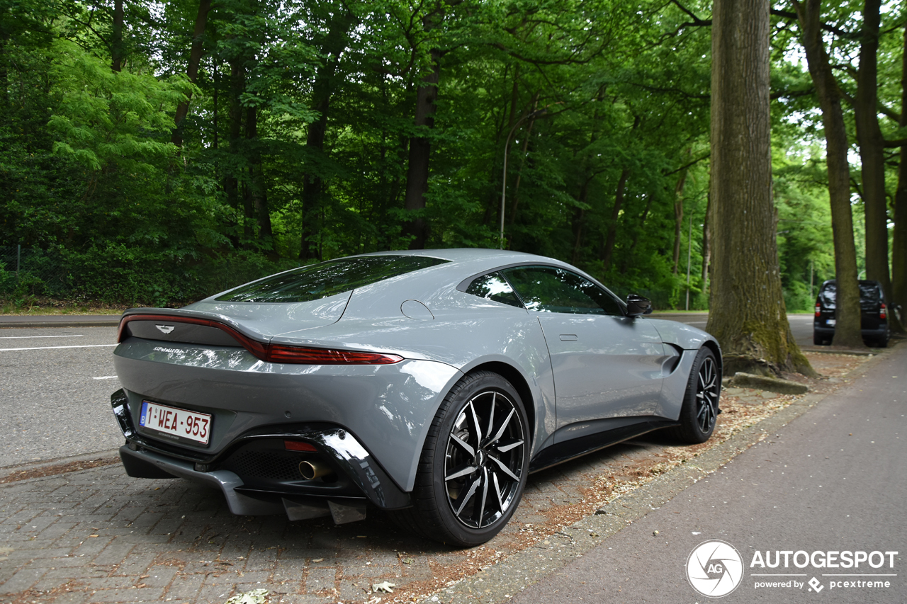 Aston Martin V8 Vantage 2018