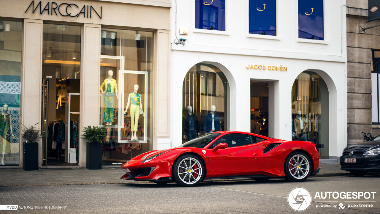 Ferrari 488 Pista