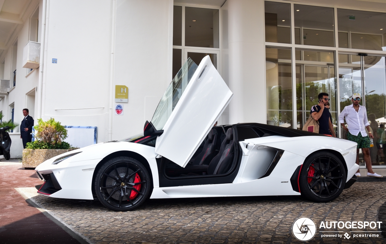 Lamborghini Aventador LP700-4 Roadster Pirelli Edition