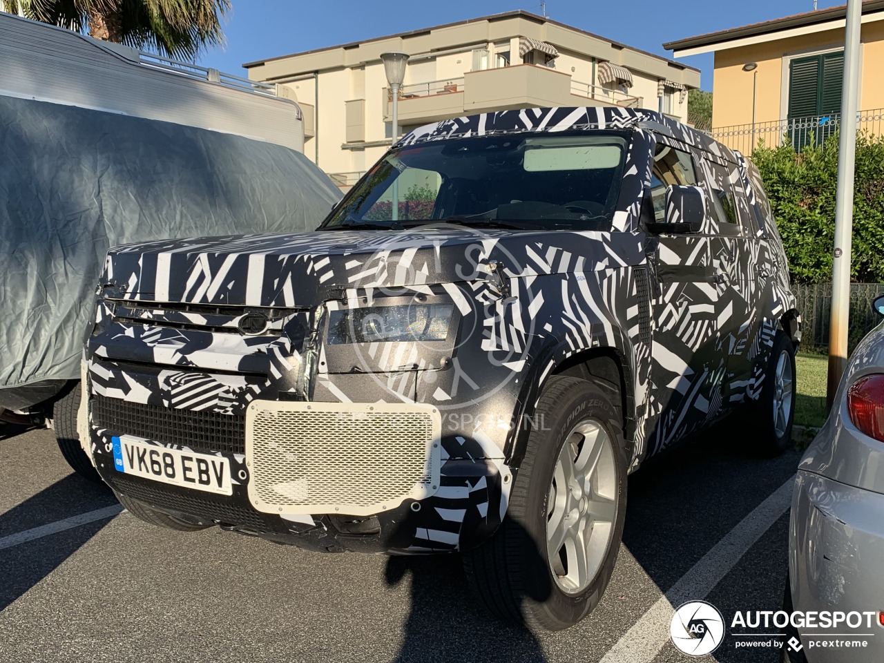 Land Rover Defender 2021