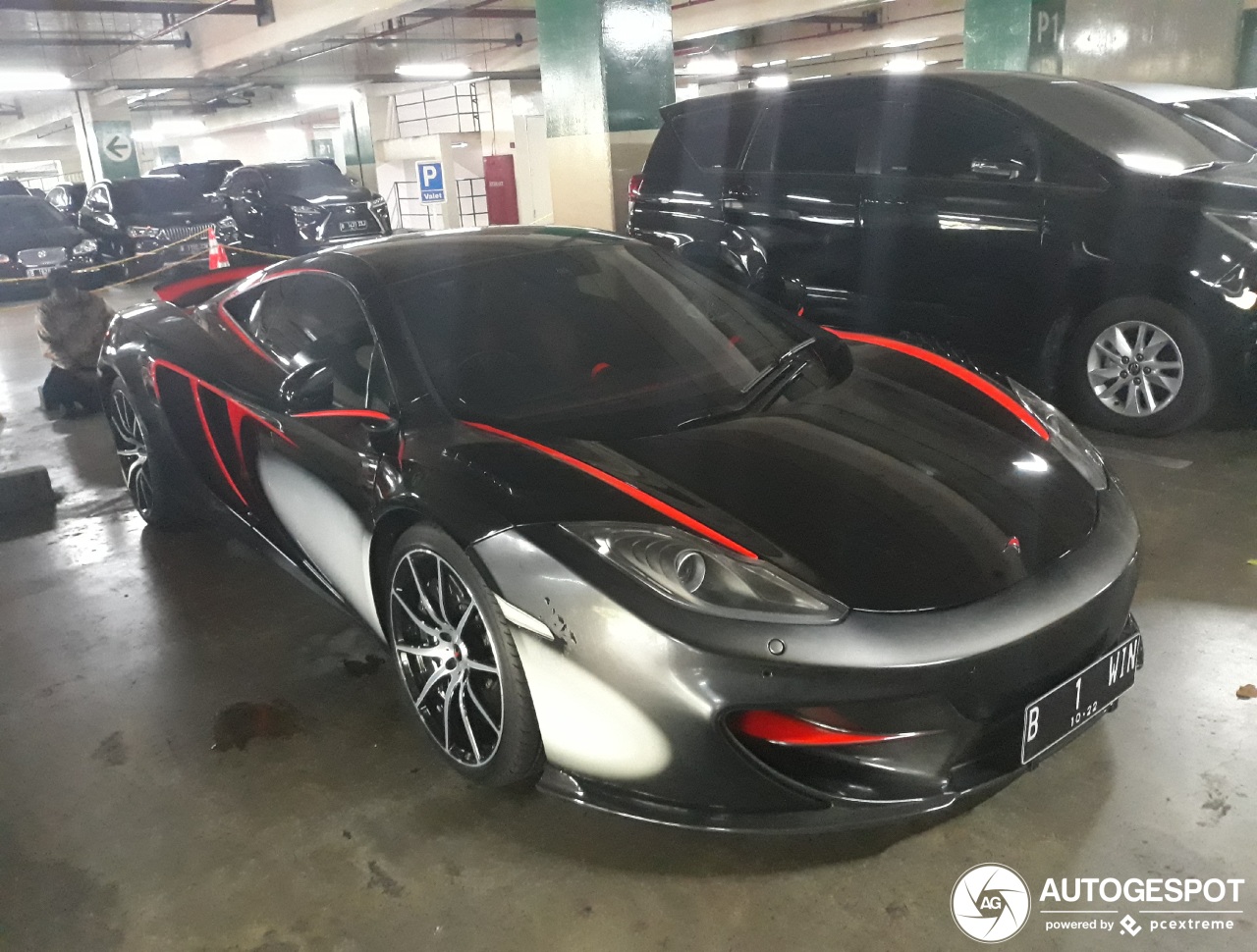 McLaren 12C Singapore Edition