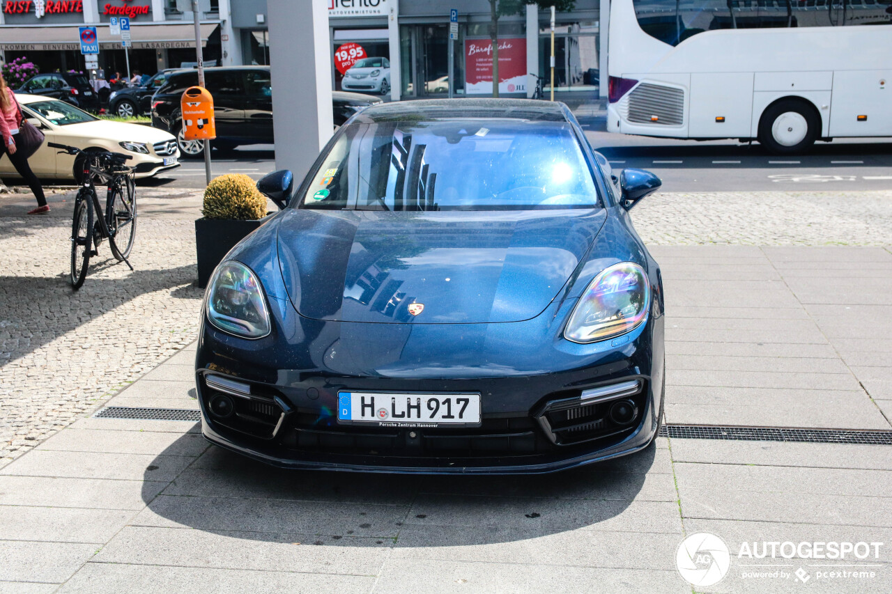 Porsche 971 Panamera Turbo