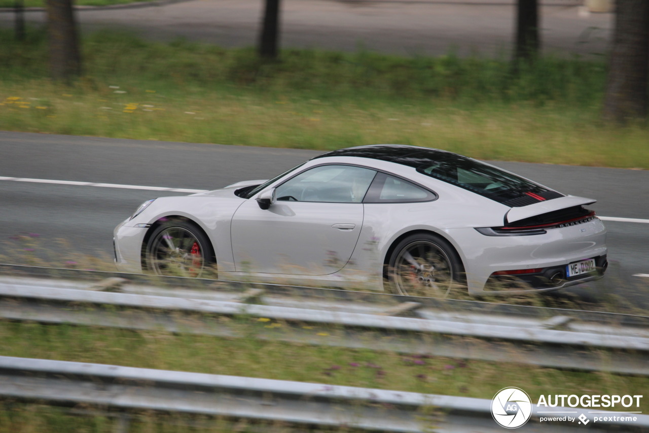 Porsche 992 Carrera 4S