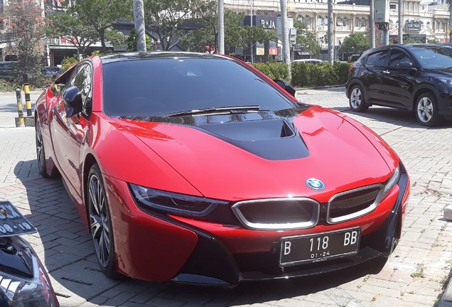 BMW i8 Protonic Red Edition