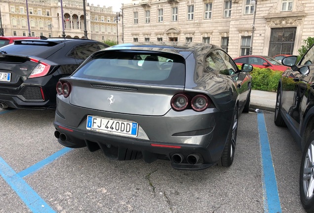 Ferrari GTC4Lusso