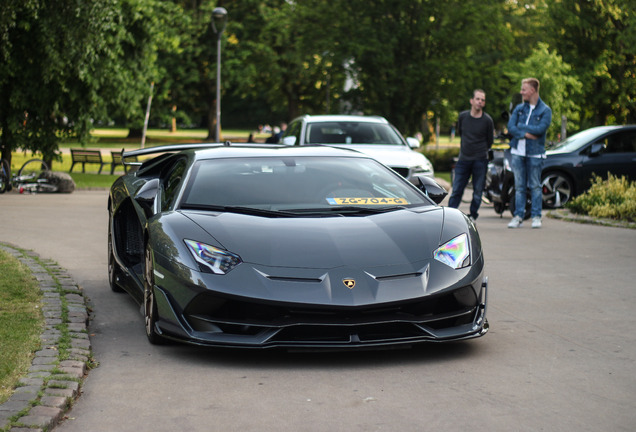 Lamborghini Aventador LP770-4 SVJ