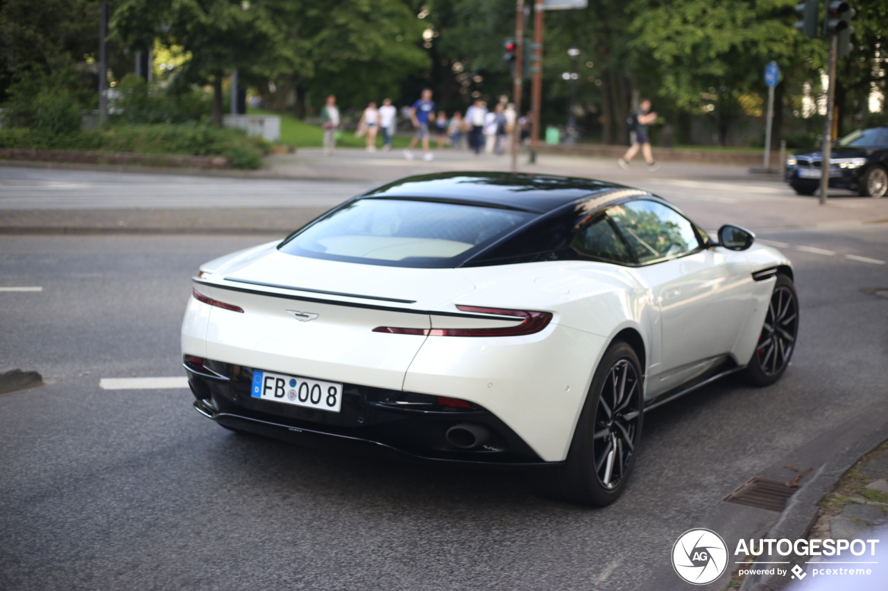 Aston Martin DB11