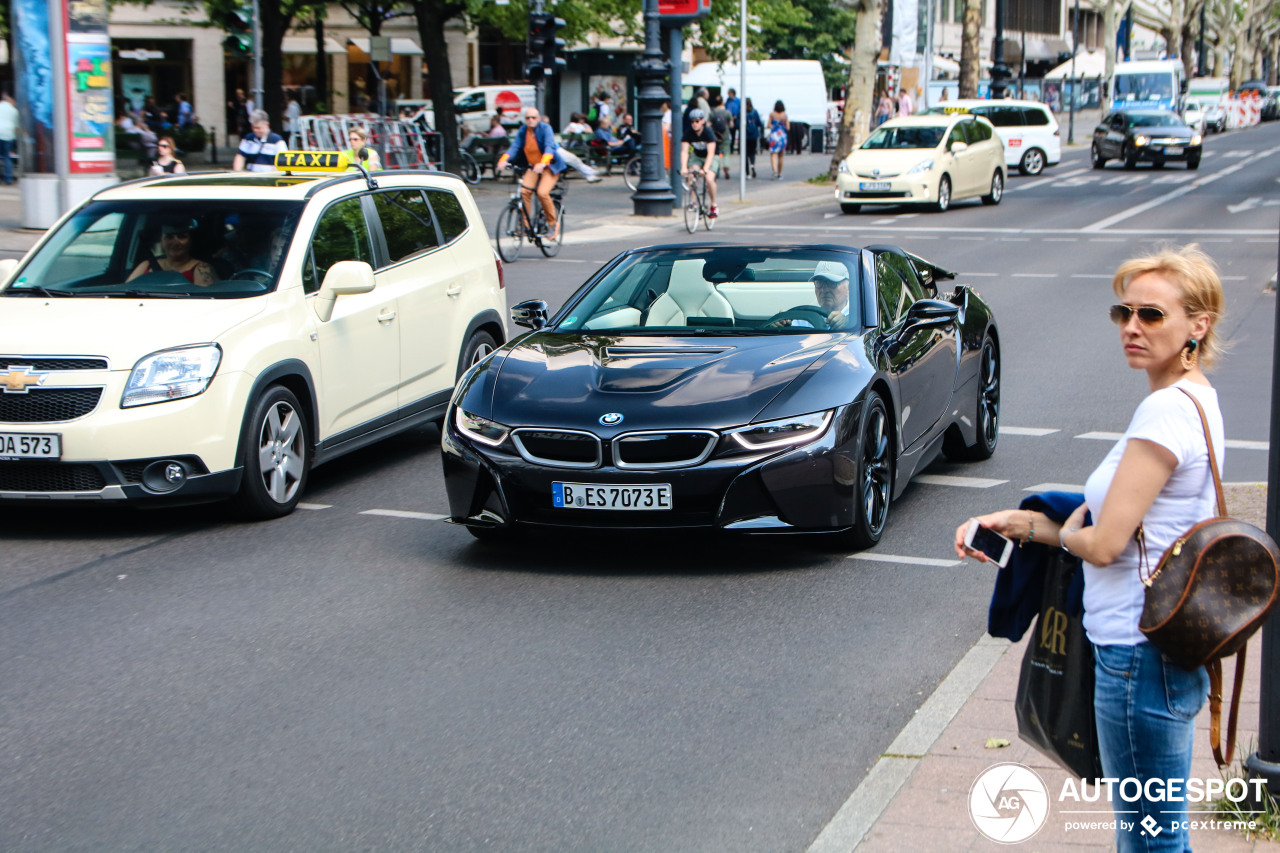 BMW i8 Roadster