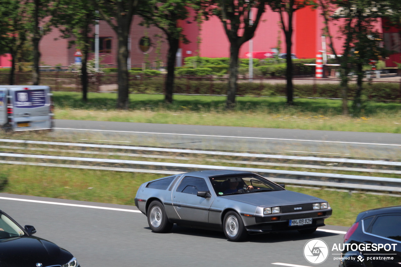 DeLorean DMC-12