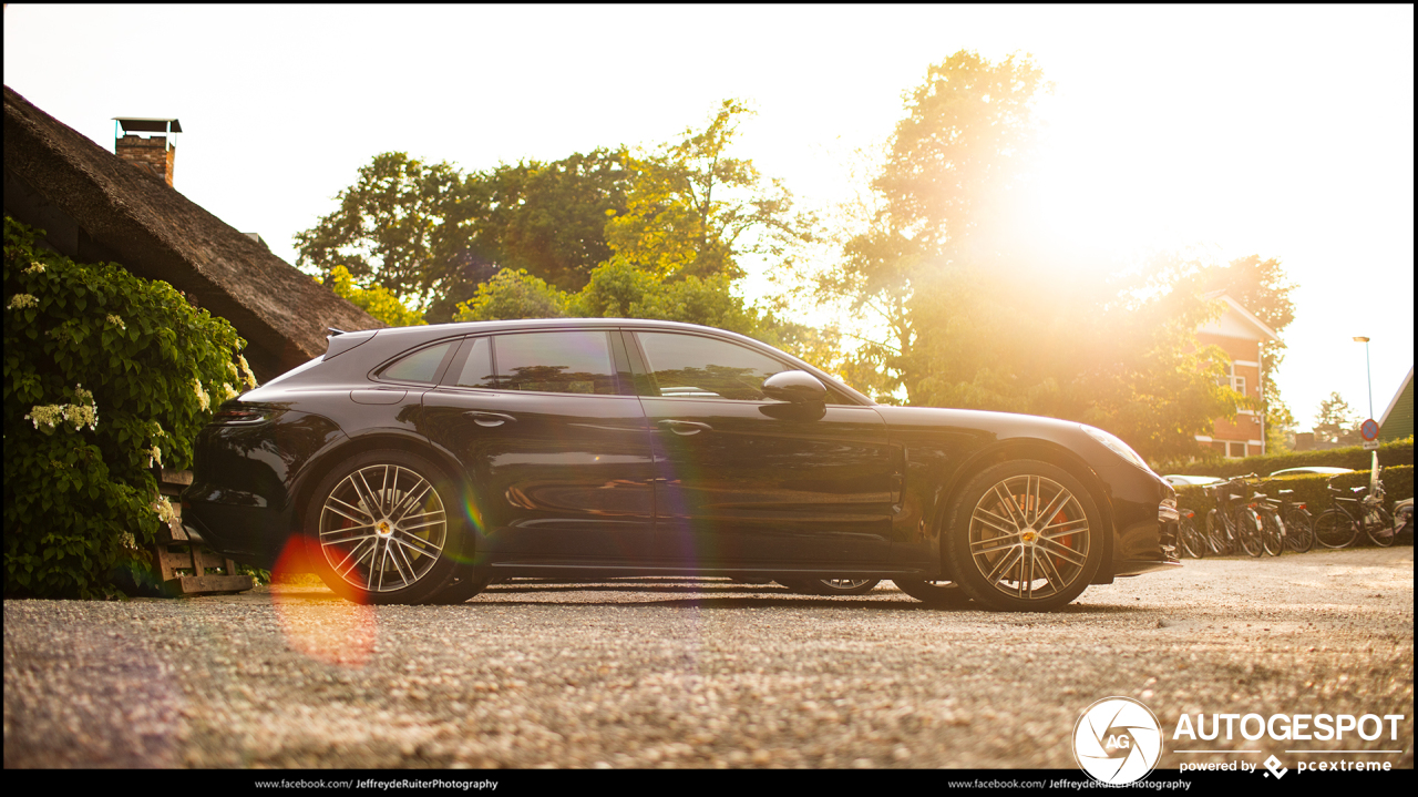 Porsche 971 Panamera Turbo Sport Turismo