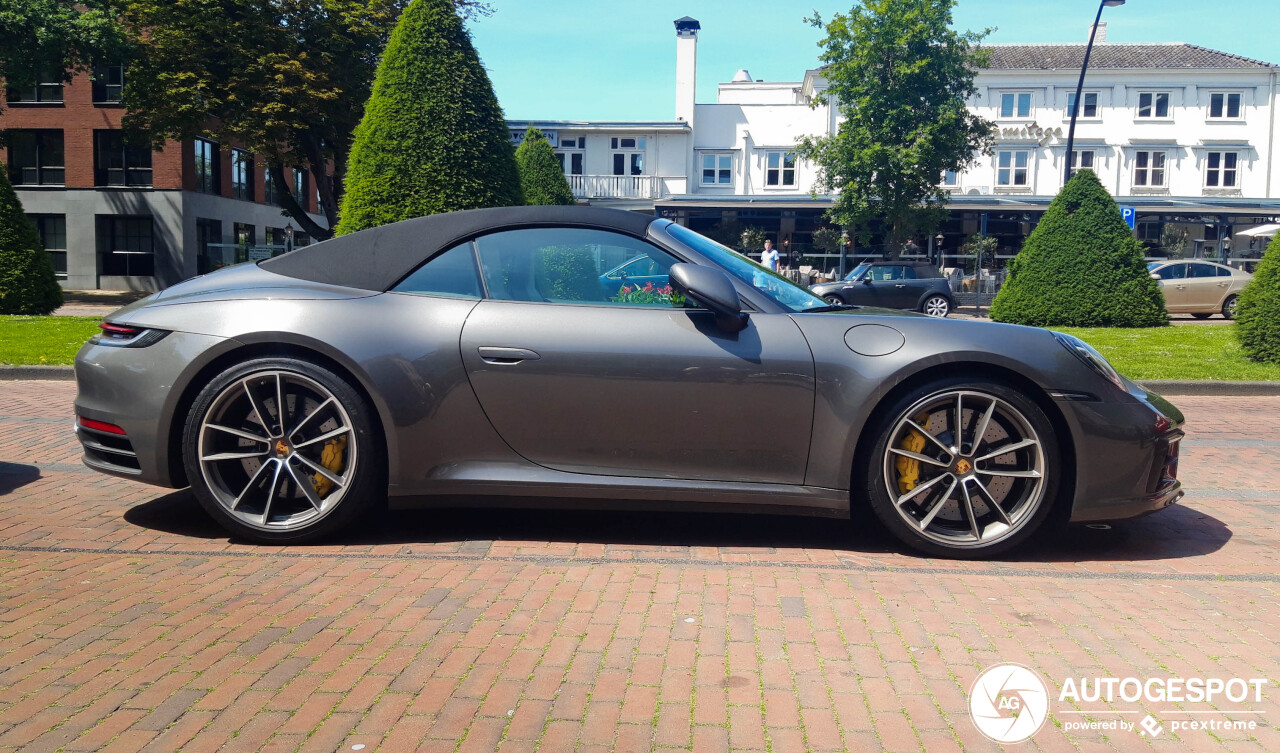 Porsche 992 Carrera 4S Cabriolet