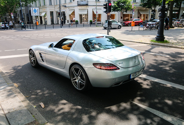 Mercedes-Benz SLS AMG