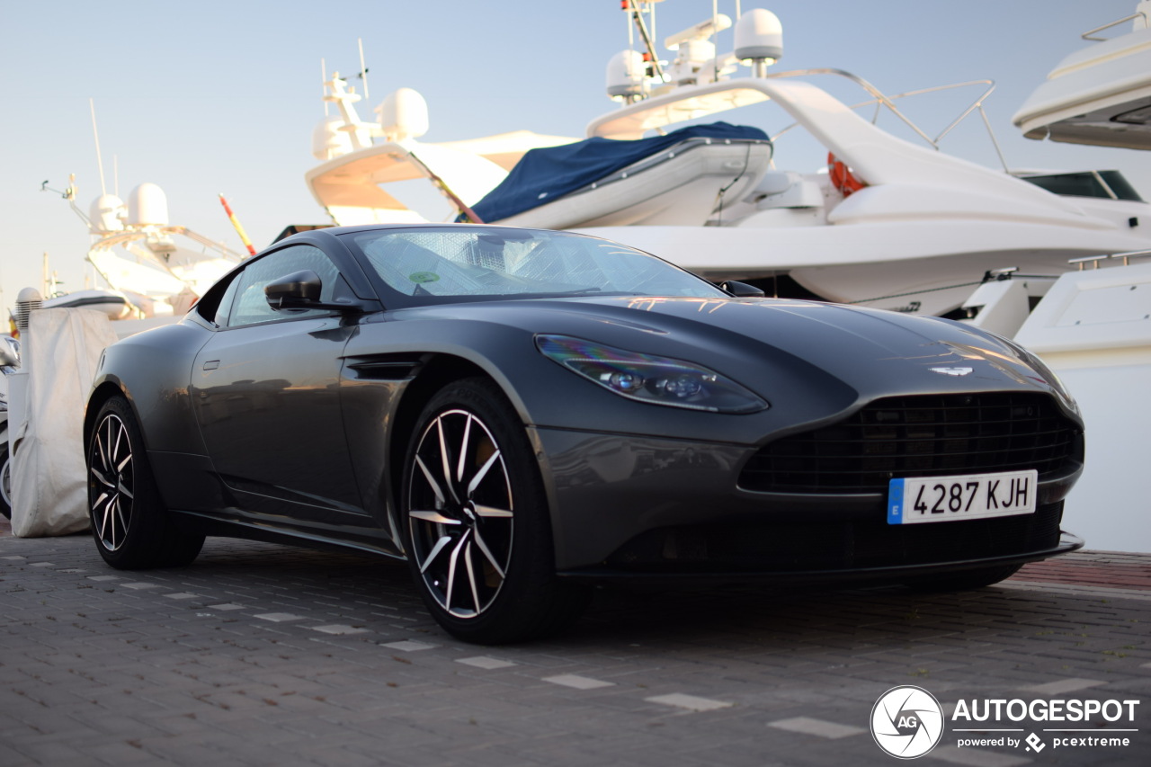 Aston Martin DB11 V8