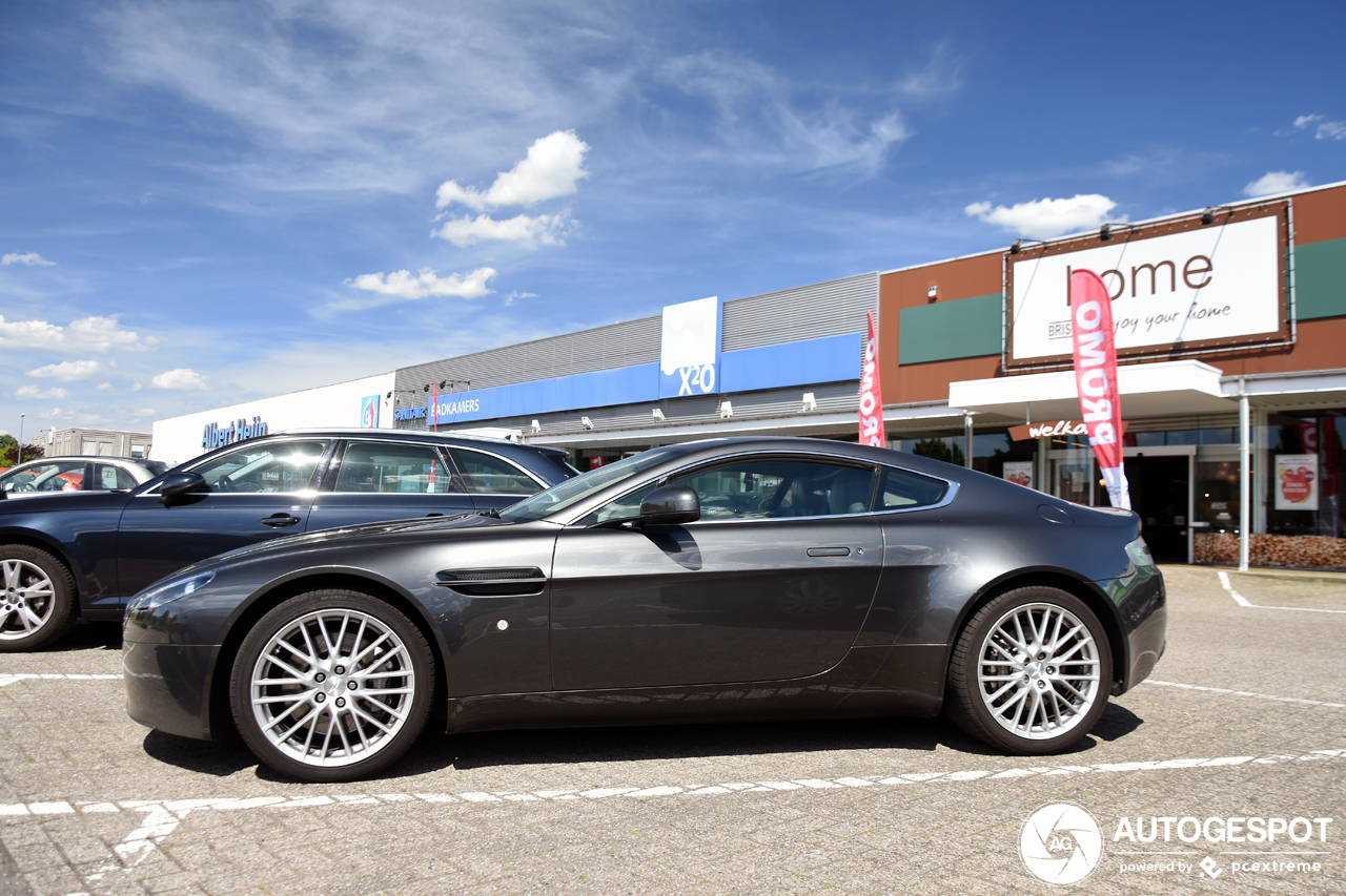 Aston Martin V8 Vantage