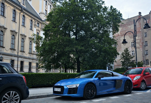 Audi R8 V10 Plus 2015