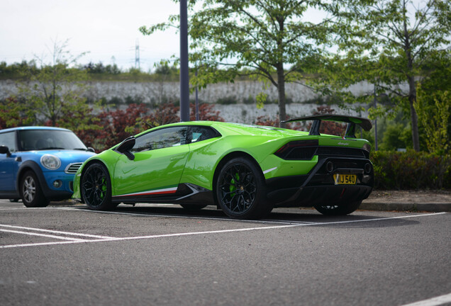 Lamborghini Huracán LP640-4 Performante