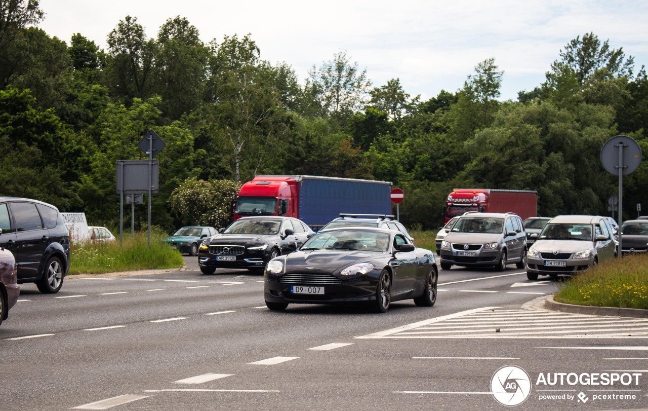 Aston Martin DB9