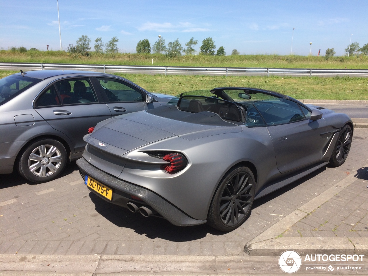 Aston Martin Vanquish Volante Zagato