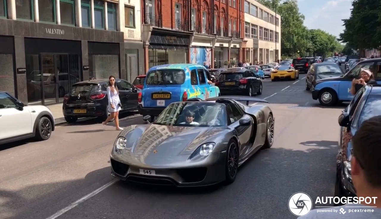 Porsche 918 Spyder Weissach Package