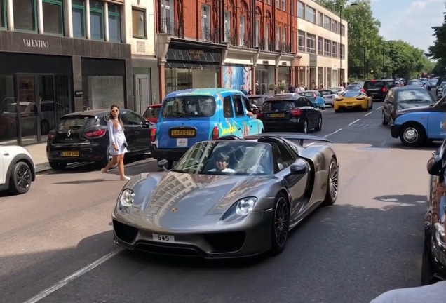 Porsche 918 Spyder Weissach Package