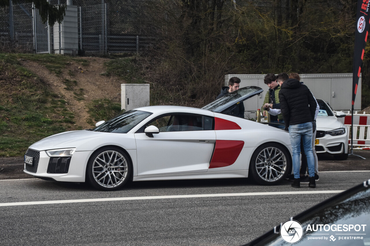 Audi R8 V10 Plus 2015