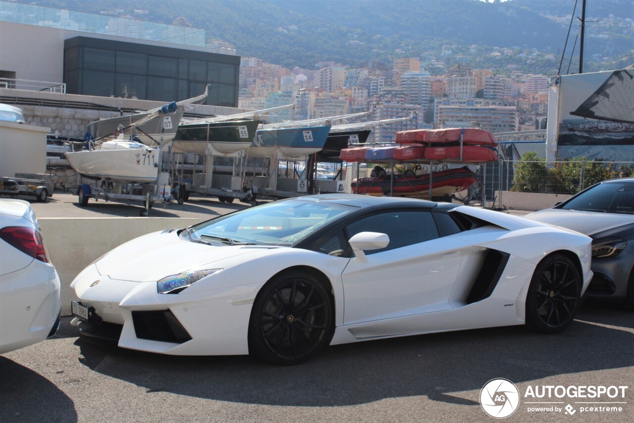 Lamborghini Aventador LP700-4 Roadster