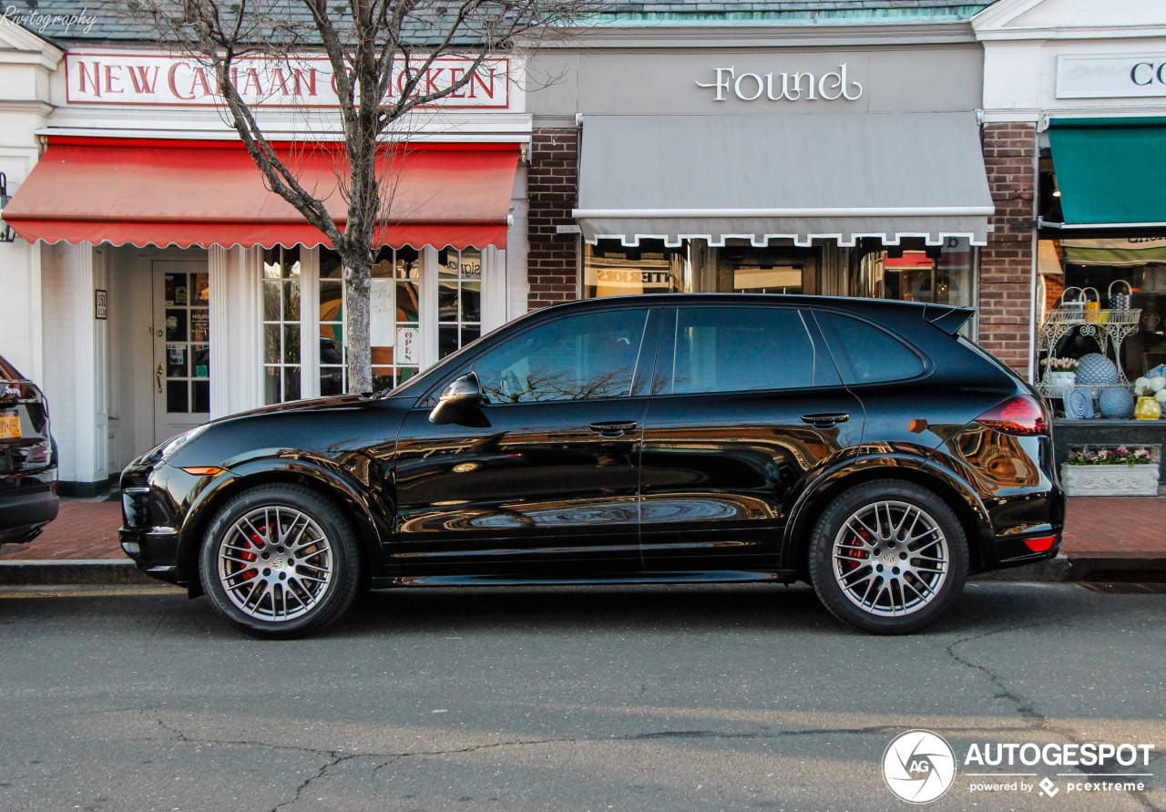 Porsche 958 Cayenne GTS