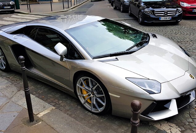 Lamborghini Aventador LP700-4