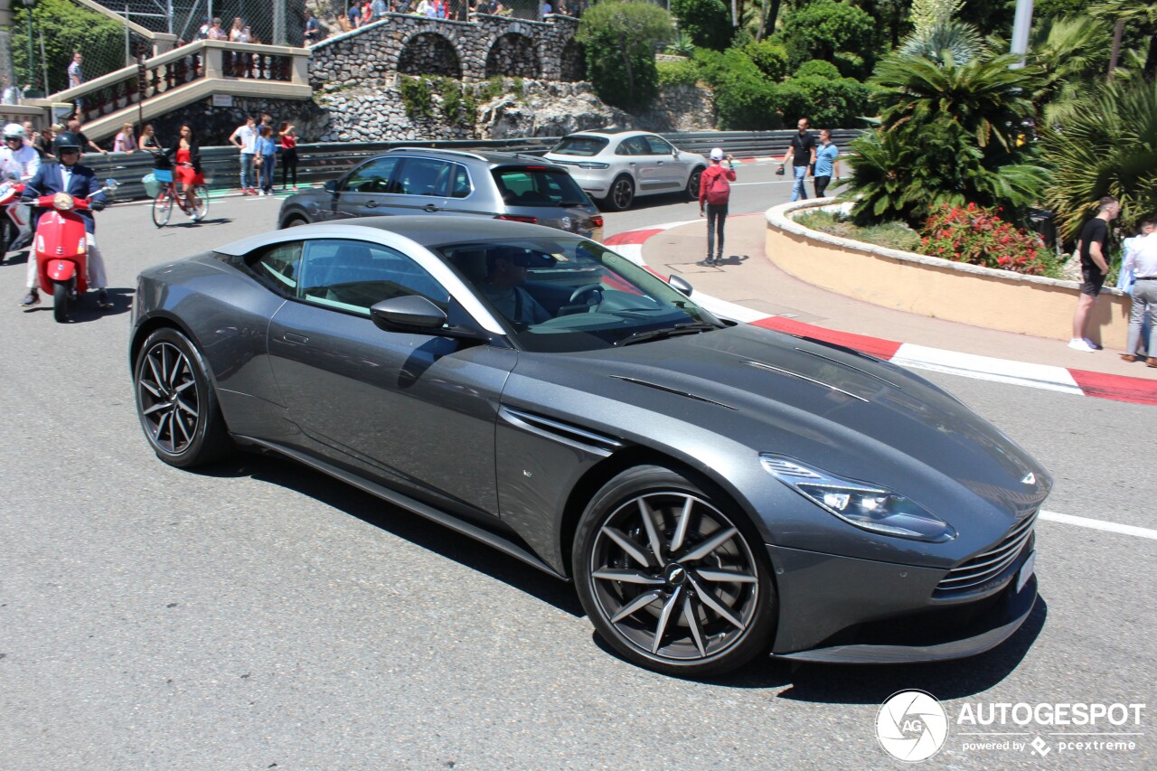 Aston Martin DB11