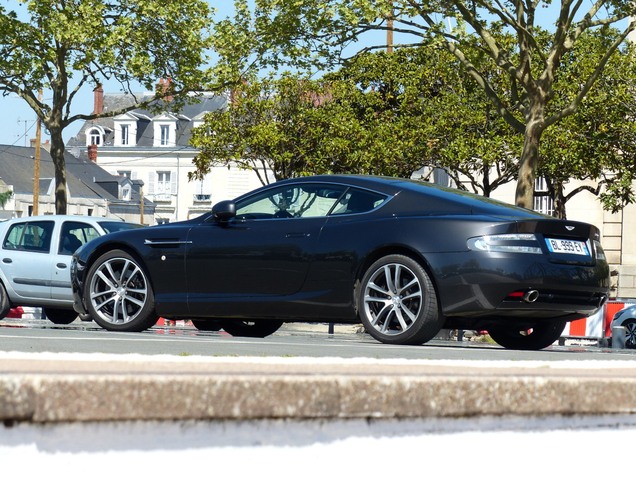 Aston Martin DB9 2010