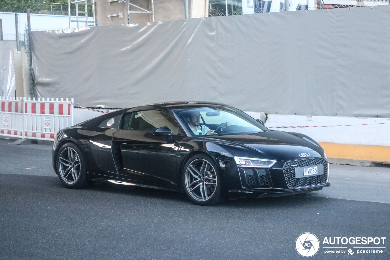 Audi R8 V10 2015