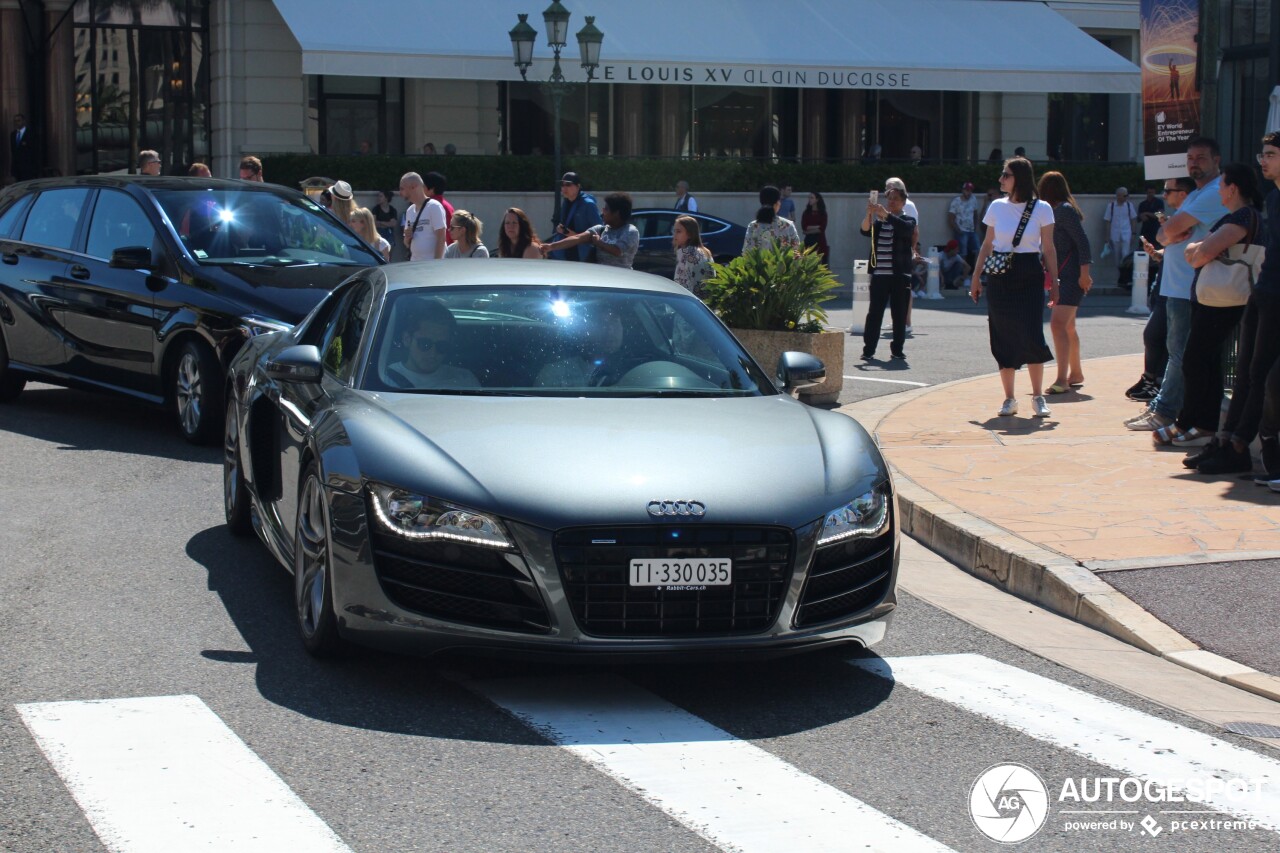 Audi R8 V10